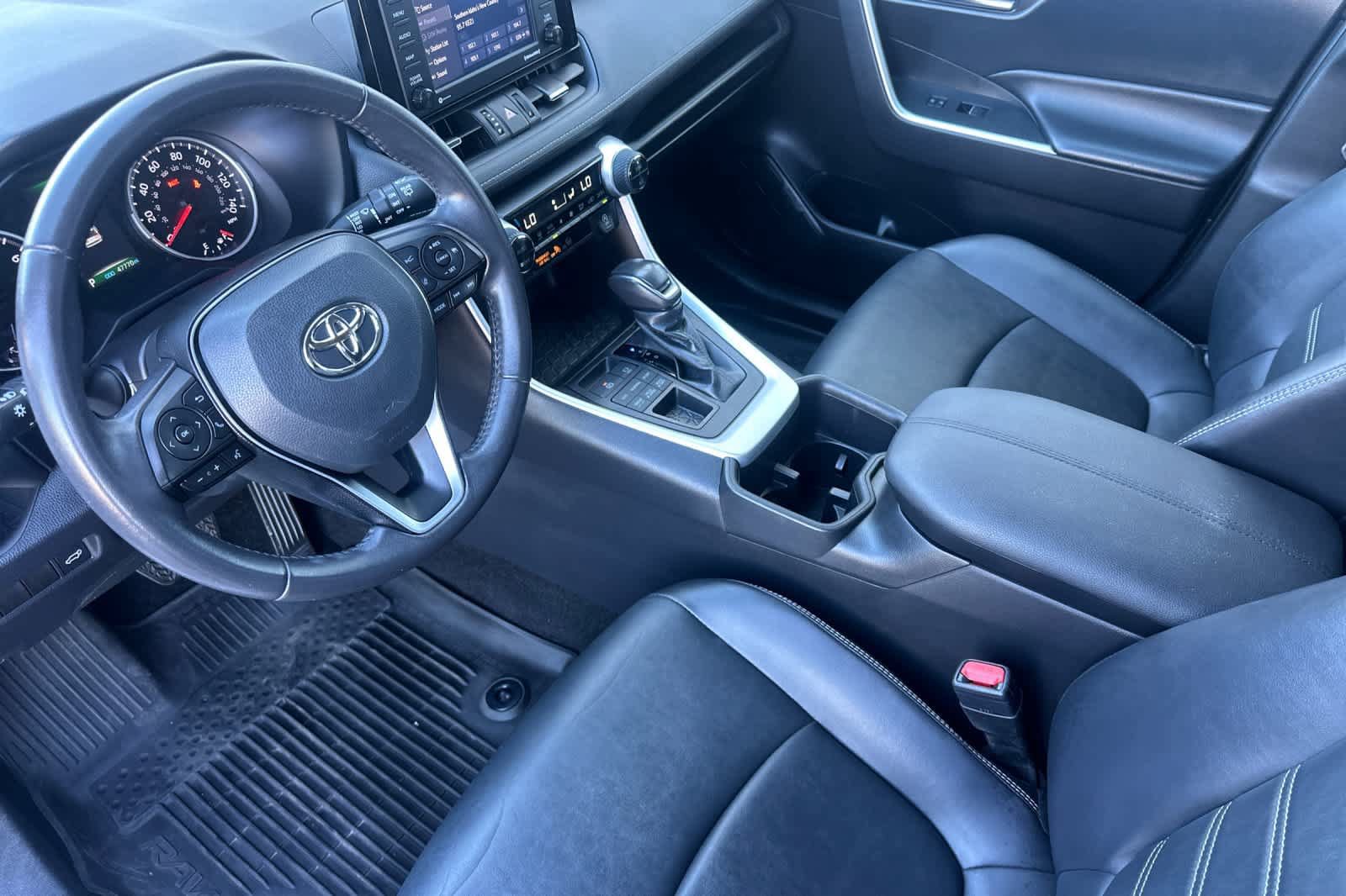 Used 2022 Toyota RAV4 XLE Premium AWD/4WD image 11