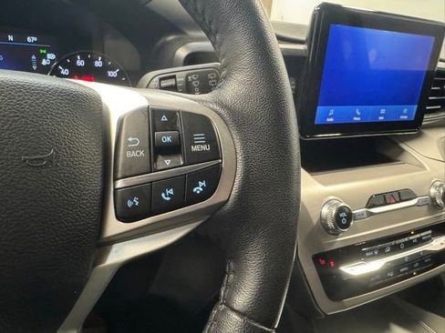 Used 2024 Ford Explorer XLT image 17
