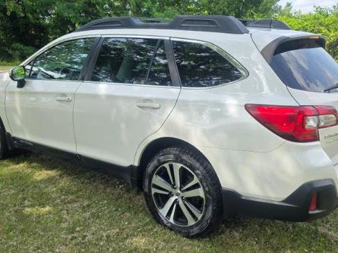 Used 2018 Subaru Outback 2.5i Limited image 7