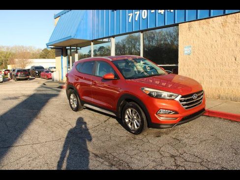 Used 2017 Hyundai Tucson SE image 1