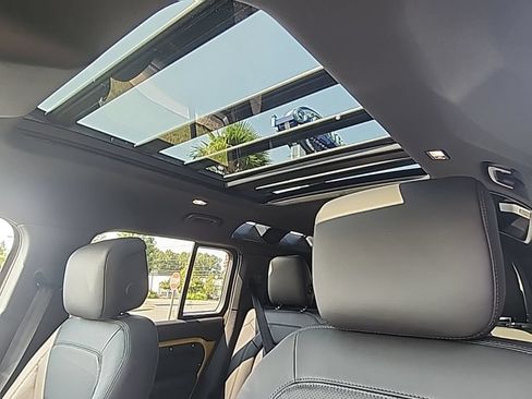 New 2026 Land Rover Defender 110 AWD/4WD image 13
