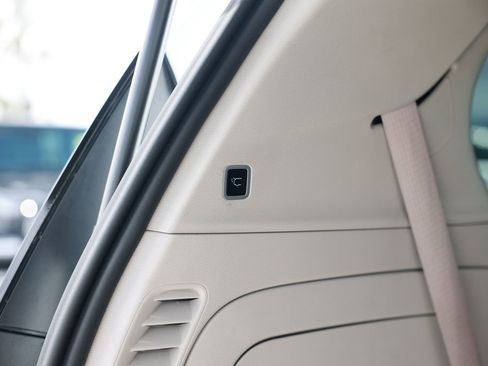Used 2023 Chrysler Pacifica Touring-L w/ Uconnect Theater Family Group FWD image 40