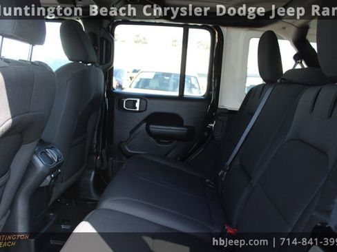 Used 2023 Jeep Wrangler Unlimited image 38
