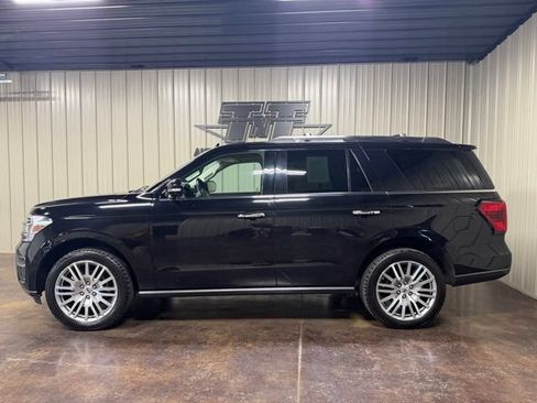 Used 2024 Ford Expedition Limited AWD/4WD image 2