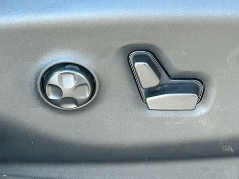 Used 2021 Chrysler Pacifica Touring-L w/ S Appearance Package image 38