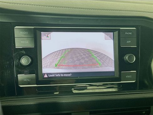 Used 2024 Volkswagen Jetta SE image 19