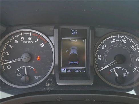 Used 2020 Toyota Tacoma TRD Sport w/ Technology Package AWD/4WD image 11