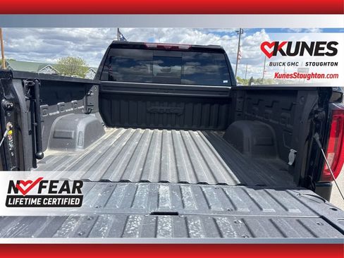 Used 2023 GMC Sierra 1500 AT4 w/ Technology Package AWD/4WD image 19