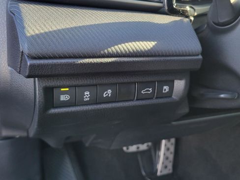 Used 2025 Toyota Camry SE image 19