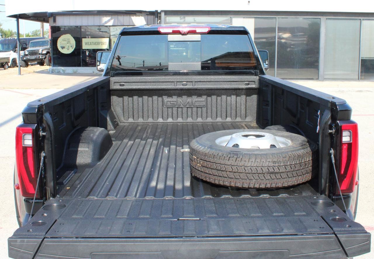 Used 2026 GMC Sierra 3500 Denali w/ Denali Reserve Package AWD/4WD image 9