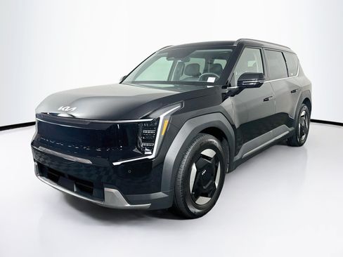 Used 2024 Kia EV9 Wind AWD/4WD image 3