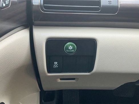 Used 2017 Honda Accord EX-L image 24