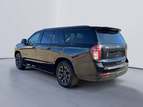 Used 2021 Chevrolet Suburban Z71 w/ Luxury Package image 5