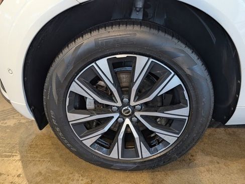 Used 2023 Volvo XC60 B5 Plus w/ Climate Package image 8
