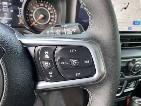 Certified 2026 Jeep Wrangler Unlimited Sahara AWD/4WD image 18