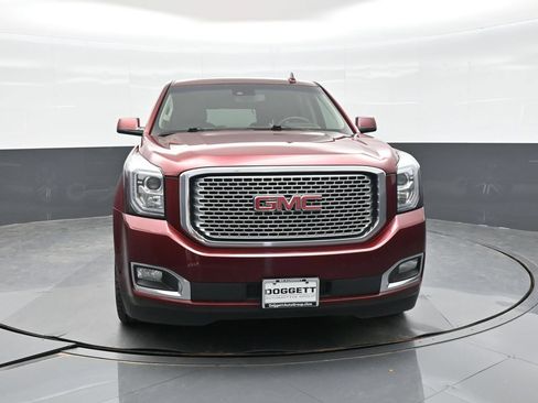Used 2017 GMC Yukon XL Denali w/ Open Road Package AWD/4WD image 18