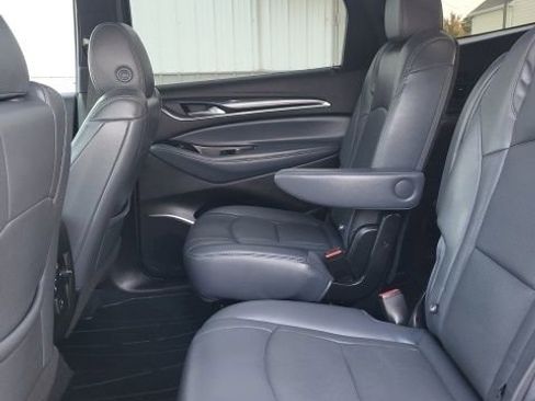 Used 2023 Buick Enclave Essence image 17