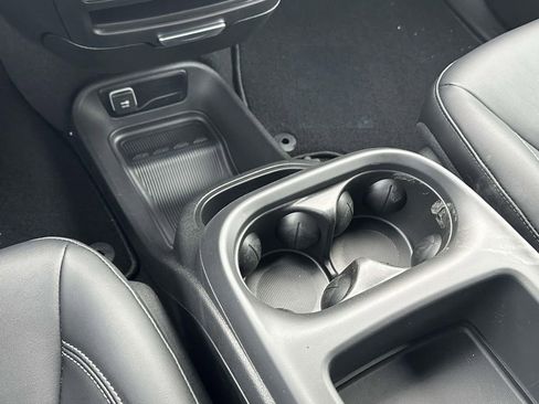 New 2026 Chrysler Pacifica Select image 16