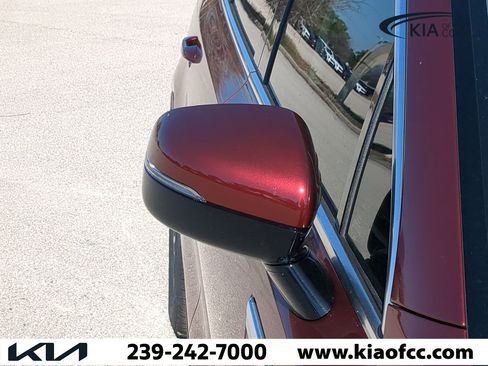 New 2025 Kia Sorento S image 12