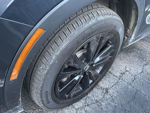 Used 2024 Honda CR-V Sport Touring image 4