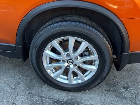 Used 2017 Nissan Rogue SV image 32