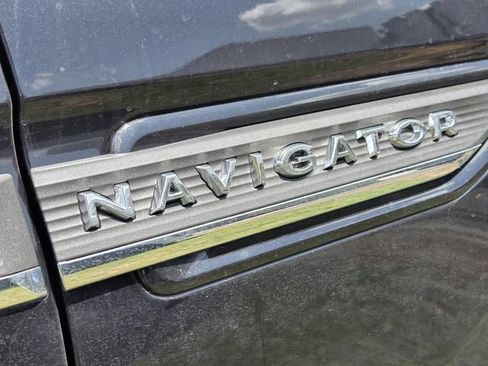 Used 2023 Lincoln Navigator Reserve AWD/4WD image 9