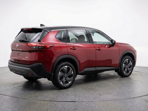 Used 2025 Nissan Rogue SV AWD/4WD image 9