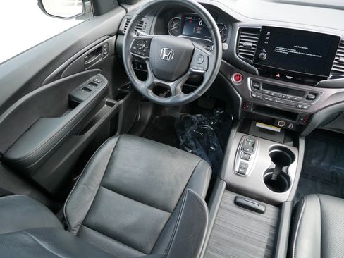 Used 2023 Honda Passport EX-L image 9