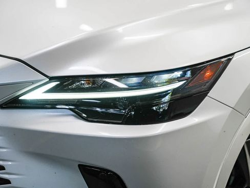 Used 2024 Lexus RX 350 FWD w/ Technology Package image 2