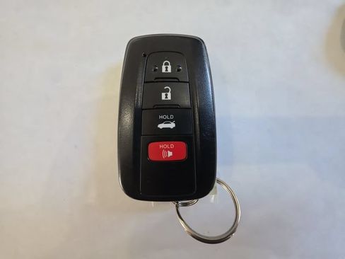 Used 2022 Toyota Avalon Limited w/ Advanced Safety Package FWD image 32