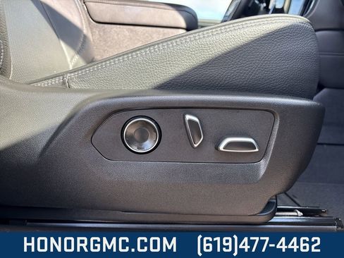Used 2025 GMC Yukon Denali image 26