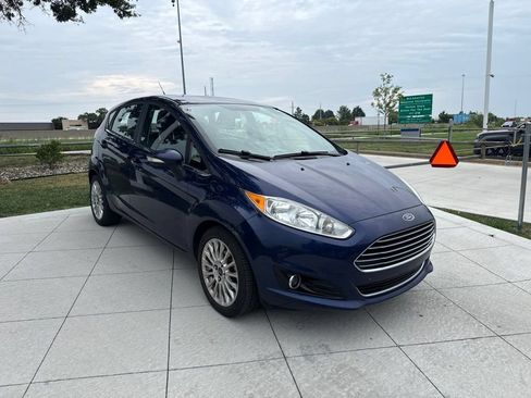 Used 2016 Ford Fiesta Titanium FWD image 2