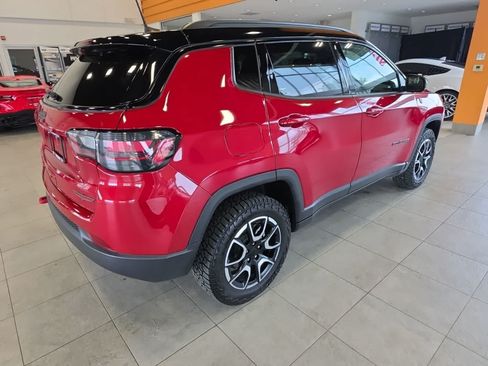 Used 2024 Jeep Compass Trailhawk w/ Trailhawk Elite Group AWD/4WD image 7
