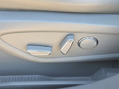 Used 2019 Lincoln Nautilus Reserve image 22