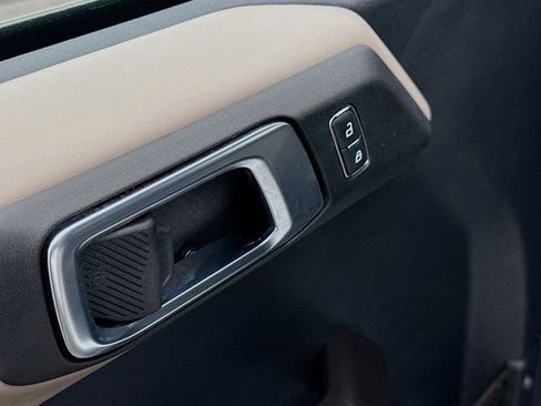 Used 2024 Ford Bronco Wildtrak image 18