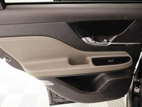 New 2026 Lincoln Corsair Premiere image 18