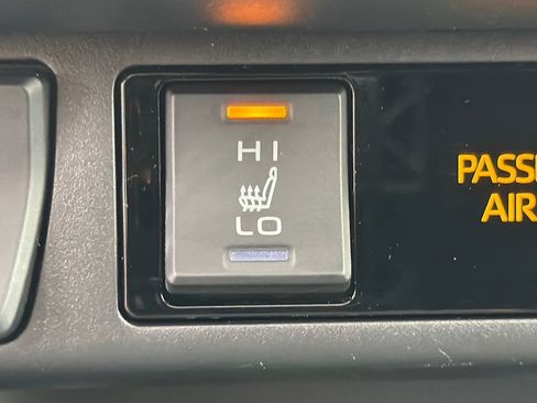 Used 2022 Toyota RAV4 XSE AWD/4WD image 31