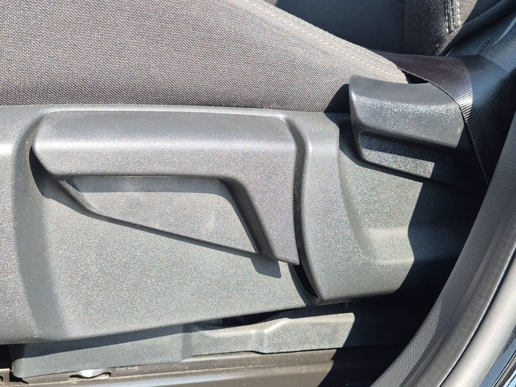 Used 2024 Nissan Rogue S AWD/4WD image 16