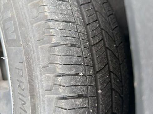 Used 2025 Ford Explorer Active w/ Active Comfort Package image 11