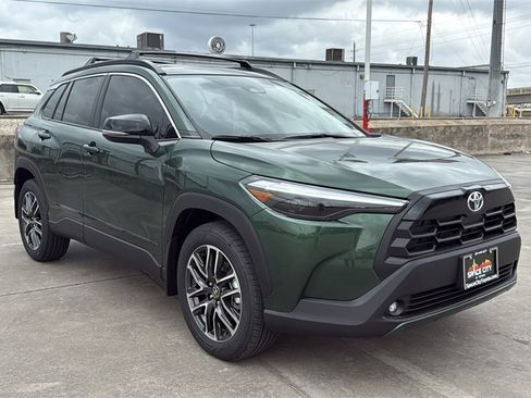 New 2026 Toyota Corolla Cross XLE image 3