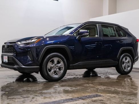 Used 2025 Toyota RAV4 XLE AWD/4WD image 3