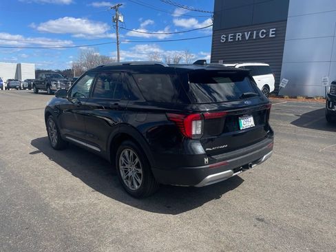 Used 2025 Ford Explorer Platinum AWD/4WD image 4