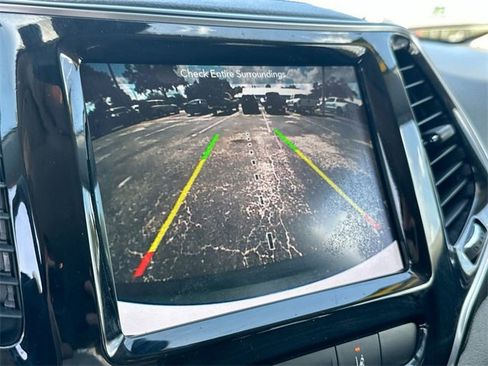 Used 2019 Jeep Cherokee Limited w/ Technology Group image 22