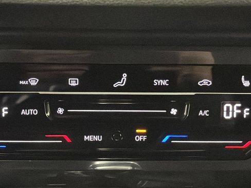 Used 2022 Volkswagen Tiguan SE R-Line image 18