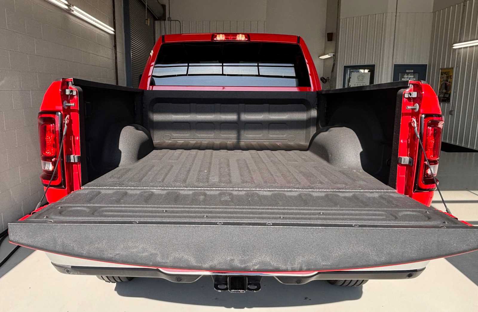 Used 2026 RAM 2500 Big Horn AWD/4WD image 9