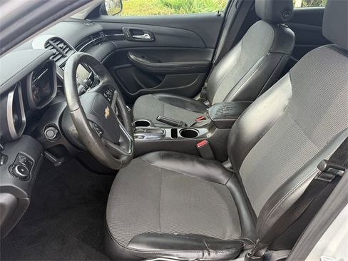 Used 2015 Chevrolet Malibu LT image 18