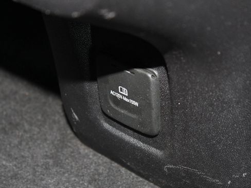 Used 2018 Chevrolet Equinox Premier image 25