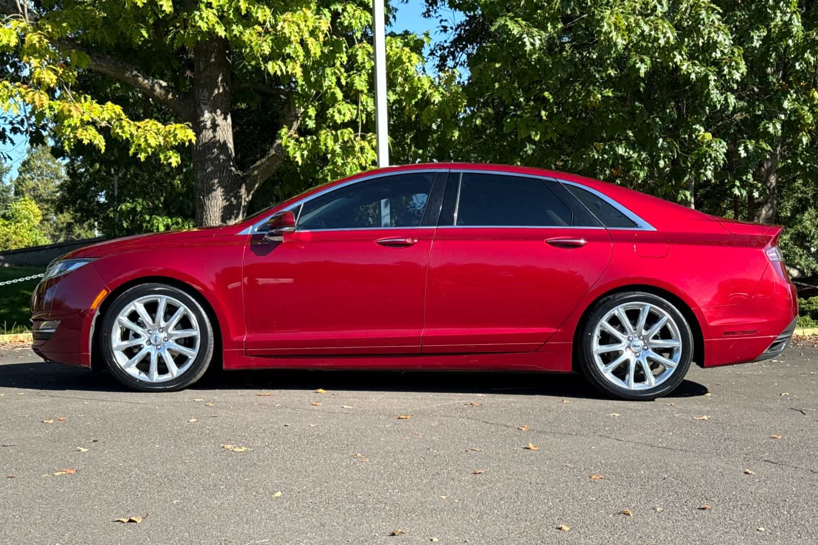 Used 2016 Lincoln MKZ Hybrid w/ Equipment Group 600A Reserve FWD image 5