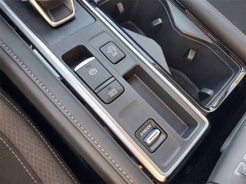 New 2025 Nissan Pathfinder SV w/ SV Premium Package image 21