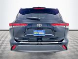 Certified 2022 Toyota Highlander XLE image 6